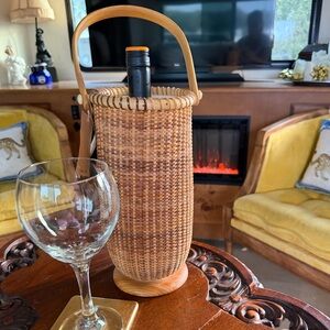 NWT Nantucket Basket Lined Wine Holder Vase with Handle